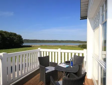 Villen Am See - By Rujana Apartment *