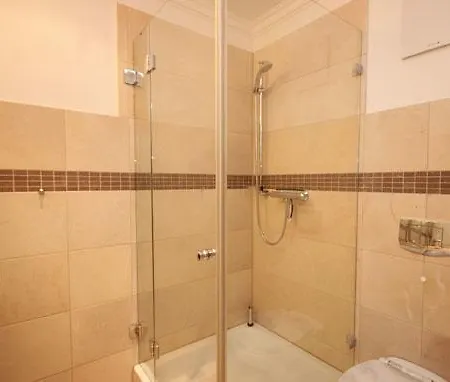 Daphne & Danae By Rujana