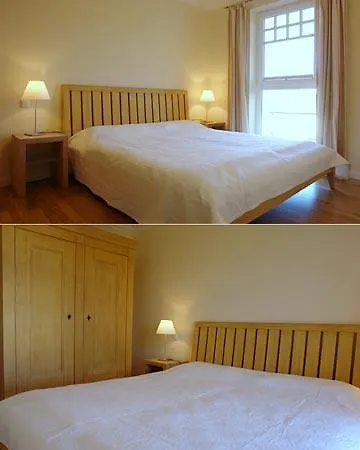 Daphne & Danae By Rujana *