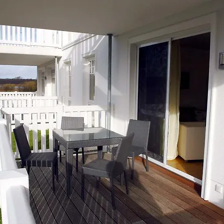 Daphne & Danae By Rujana *