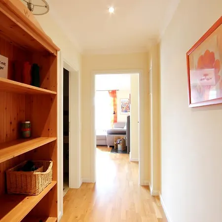 Daphne & Danae By Rujana *