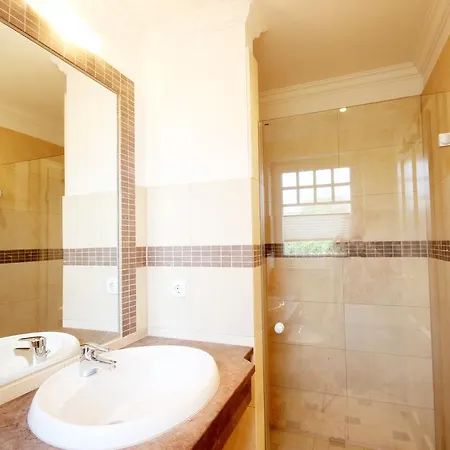 Daphne & Danae By Rujana Binz