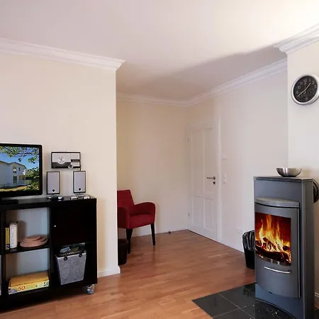 Daphne & Danae By Rujana * Binz