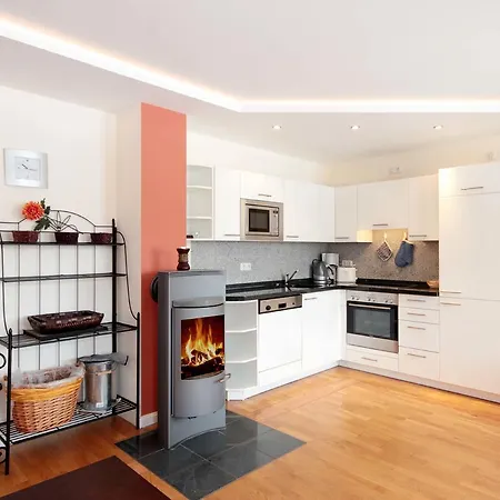 Daphne & Danae By Rujana * Binz